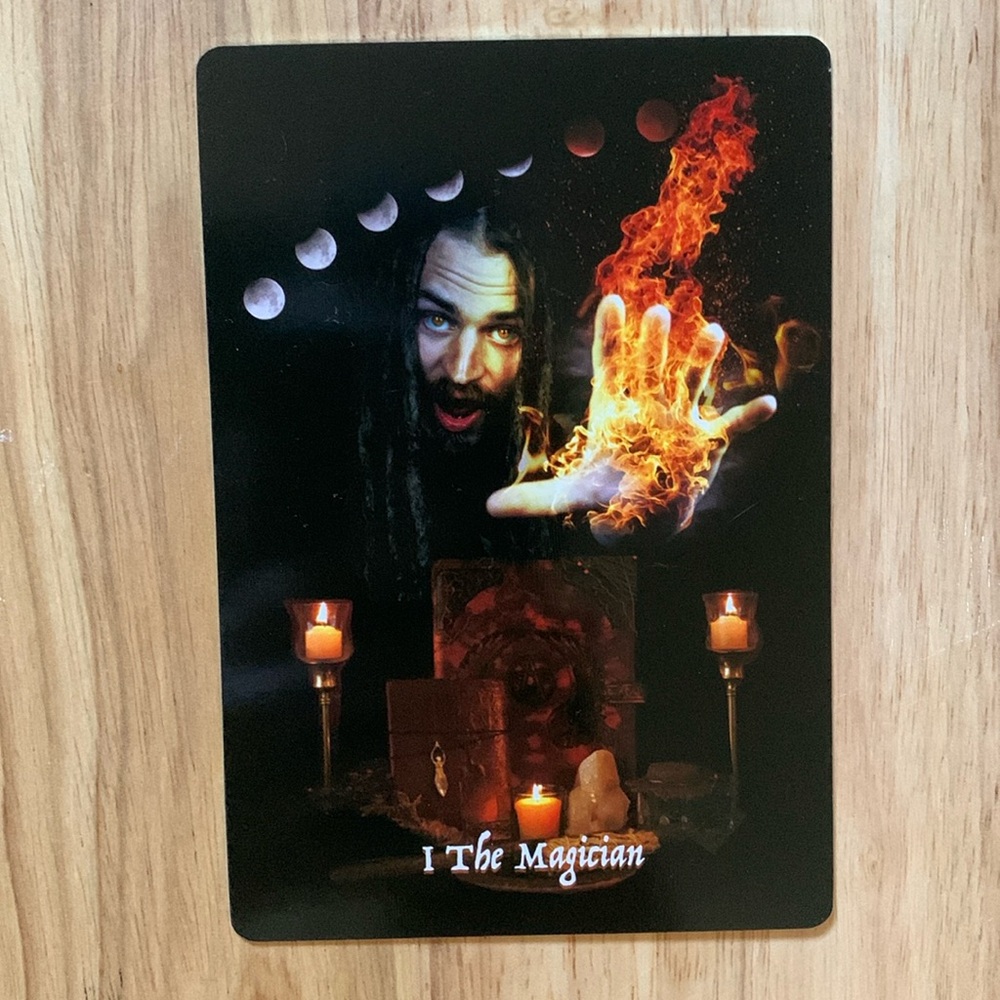 Blood, Bread & Roses Tarot - Picture 8 of 12